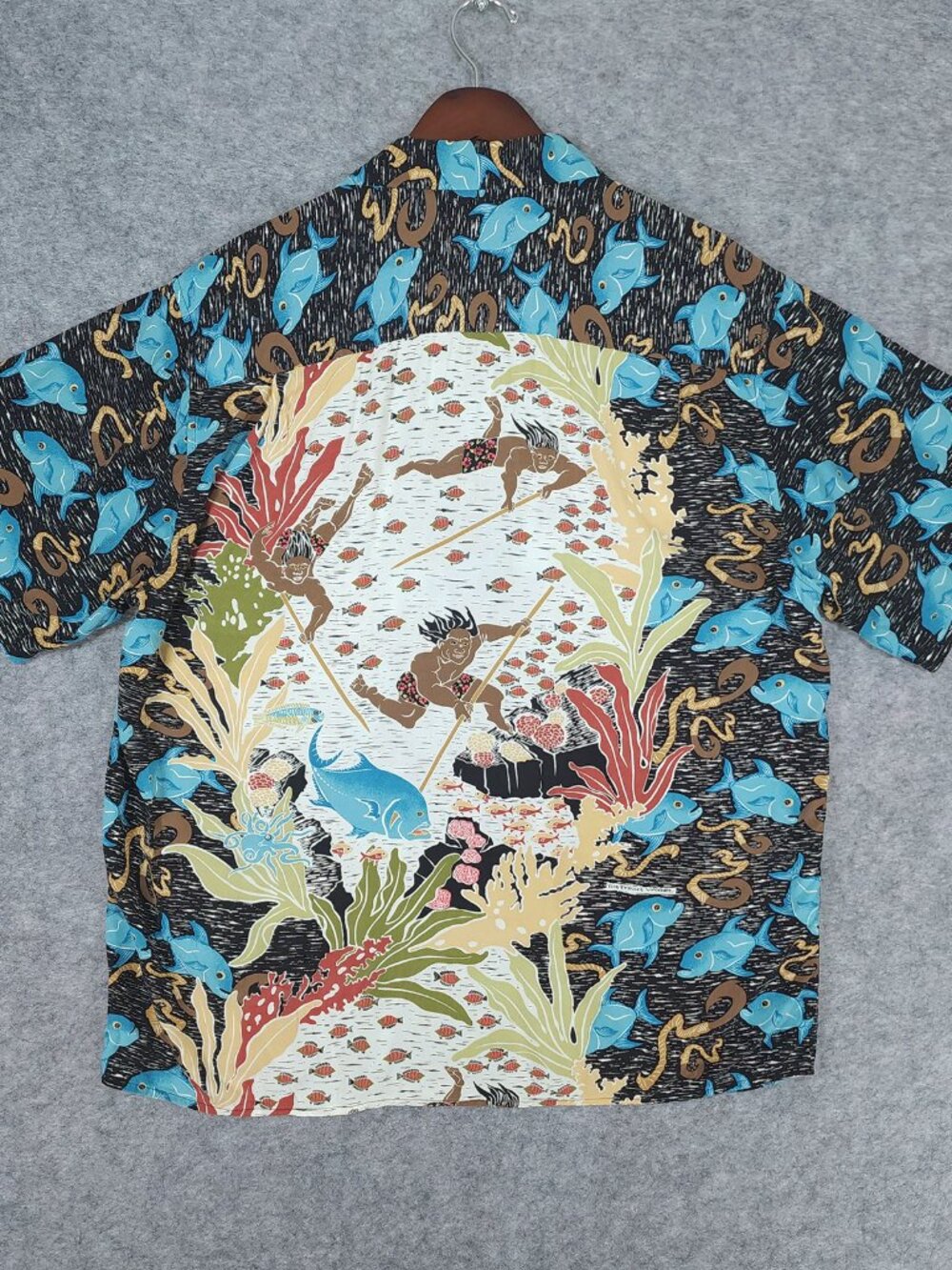 Reyn Spooner Dietrich Varez Hawaiian Shirt L Spear Fishing Hook Tribal Sea Life